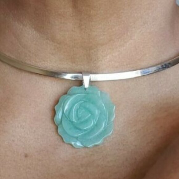 Rose Carved Green Aventurine and Freshwater Pearl bracelet & Collar Neck… - Picture 2 of 11